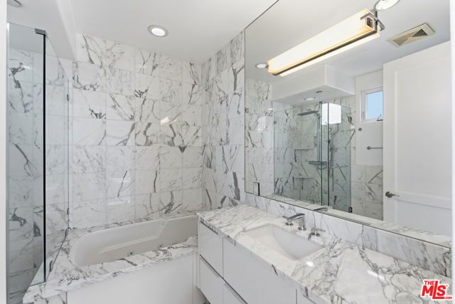 438 Arnaz Drive 106, Los Angeles, CA 90048