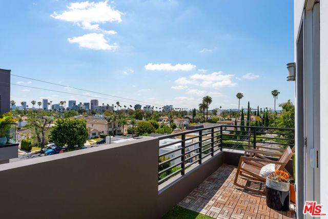 438 Arnaz Drive 106, Los Angeles, CA 90048