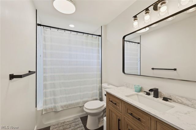 2058 Scenic Way, Akron, OH 44312