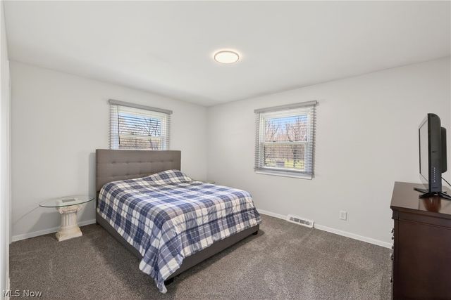 2058 Scenic Way, Akron, OH 44312