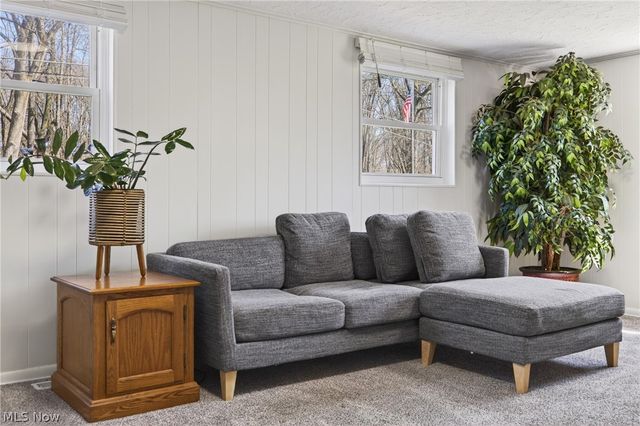 2058 Scenic Way, Akron, OH 44312