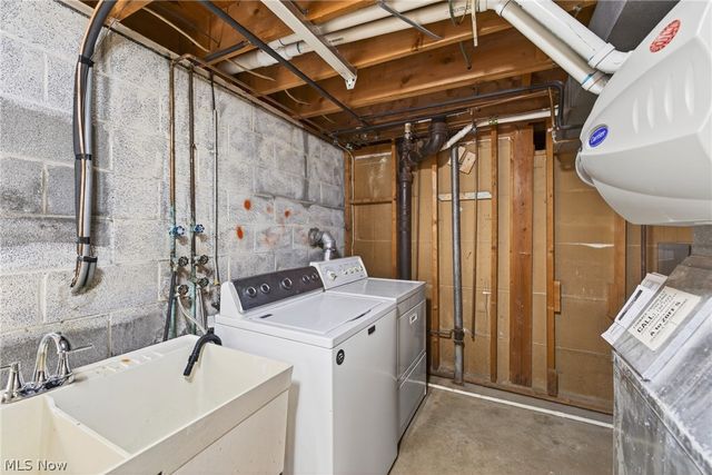 2058 Scenic Way, Akron, OH 44312