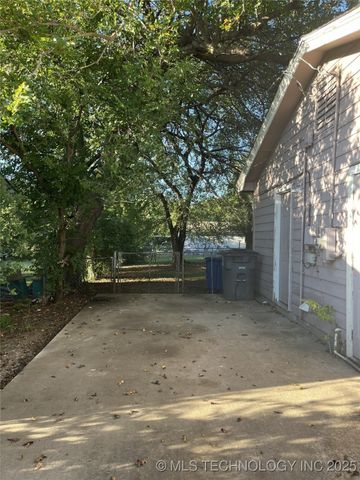 517 E 57th Street North, Tulsa, OK 74126