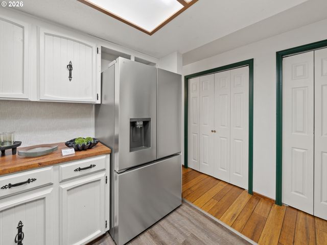 4724 LAMONT Ct, Lake Oswego, OR 97035