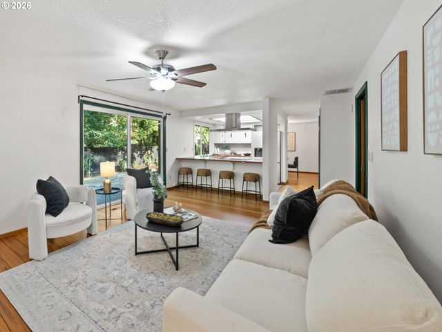 4724 LAMONT Ct, Lake Oswego, OR 97035