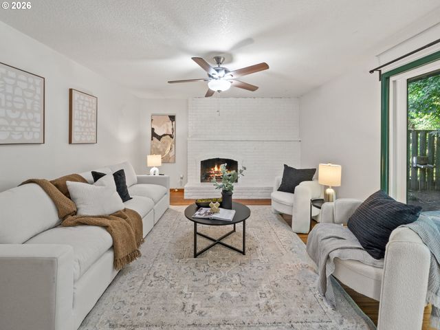 4724 LAMONT Ct, Lake Oswego, OR 97035