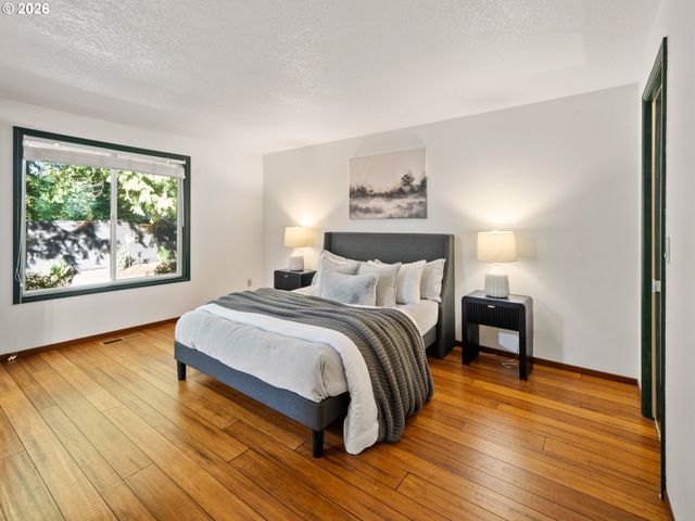4724 LAMONT Ct, Lake Oswego, OR 97035