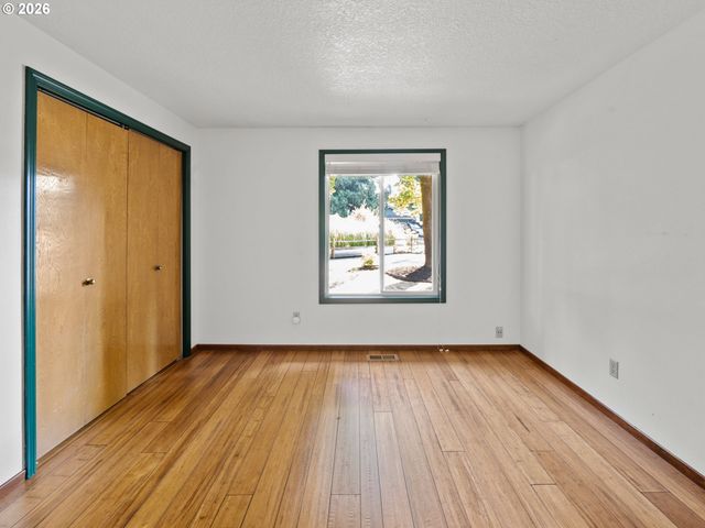 4724 LAMONT Ct, Lake Oswego, OR 97035
