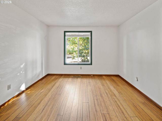 4724 LAMONT Ct, Lake Oswego, OR 97035