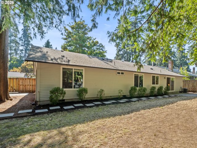 4724 LAMONT Ct, Lake Oswego, OR 97035