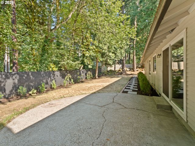 4724 LAMONT Ct, Lake Oswego, OR 97035