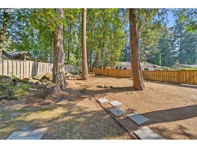 4724 LAMONT Ct, Lake Oswego, OR 97035