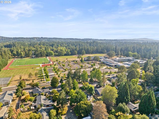 4724 LAMONT Ct, Lake Oswego, OR 97035