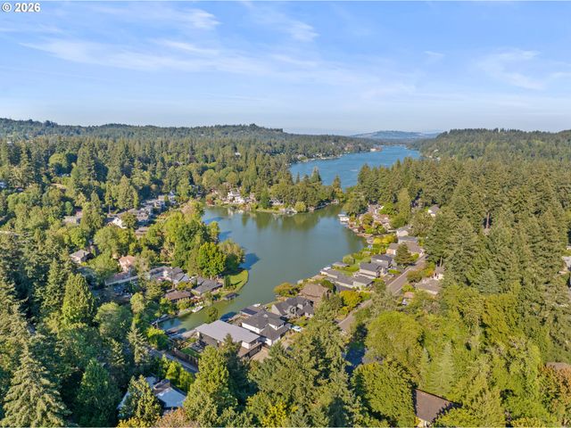 4724 LAMONT Ct, Lake Oswego, OR 97035