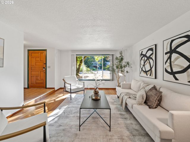 4724 LAMONT Ct, Lake Oswego, OR 97035