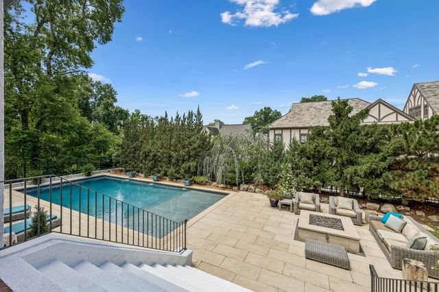 3719 Woodmont Blvd, Nashville, TN 37215