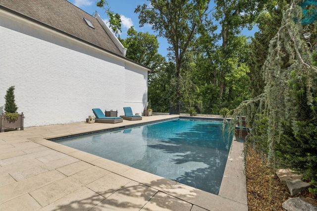 3719 Woodmont Blvd, Nashville, TN 37215