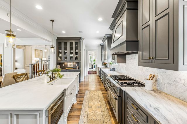 3719 Woodmont Blvd, Nashville, TN 37215