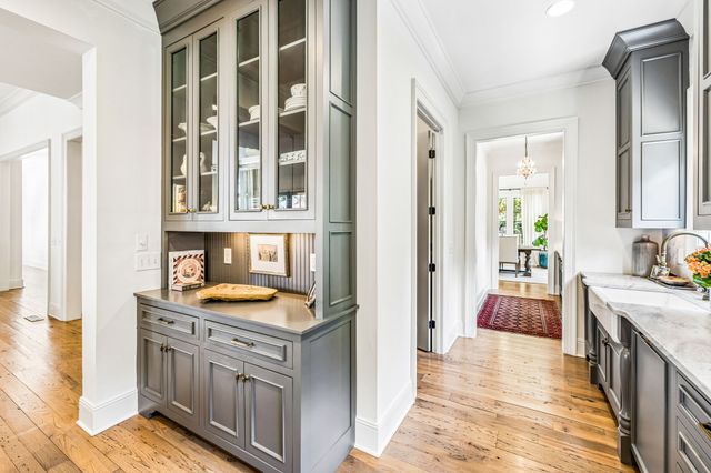 3719 Woodmont Blvd, Nashville, TN 37215