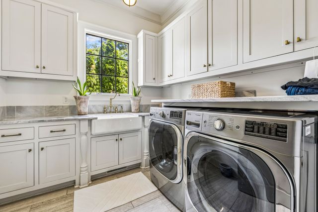 3719 Woodmont Blvd, Nashville, TN 37215