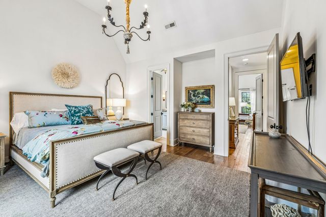 3719 Woodmont Blvd, Nashville, TN 37215