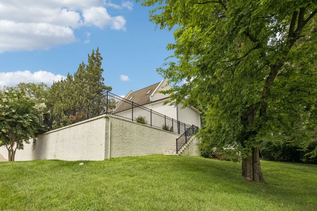 3719 Woodmont Blvd, Nashville, TN 37215