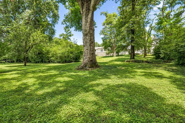 3719 Woodmont Blvd, Nashville, TN 37215