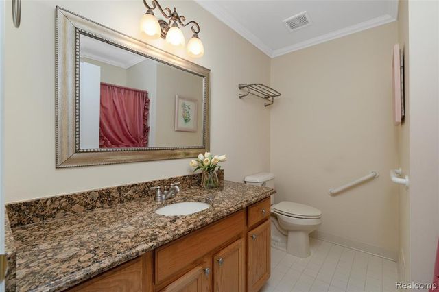 289 Shore Brook Lane 24, Walled Lake, MI 48390