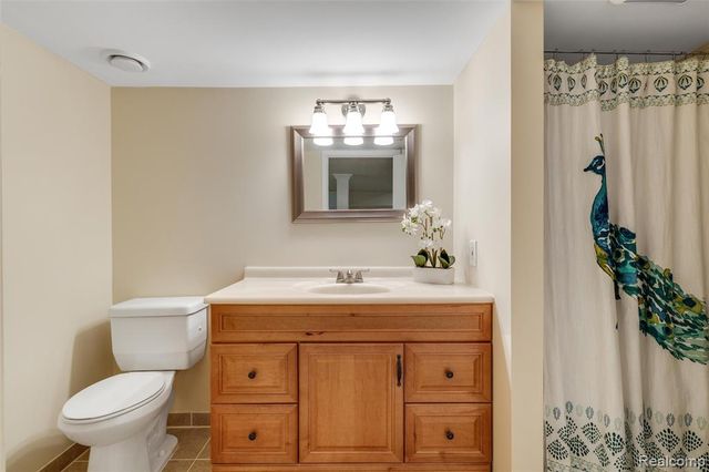 289 Shore Brook Lane 24, Walled Lake, MI 48390