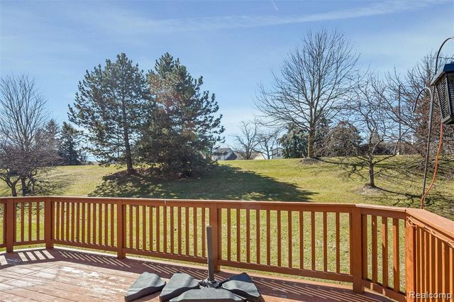 289 Shore Brook Lane 24, Walled Lake, MI 48390