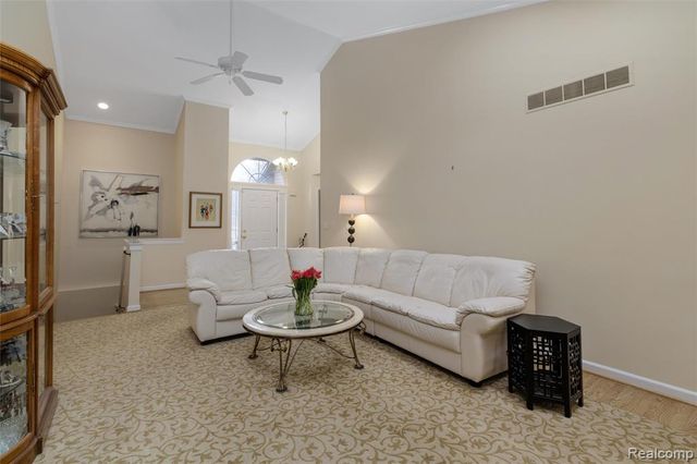 289 Shore Brook Lane 24, Walled Lake, MI 48390