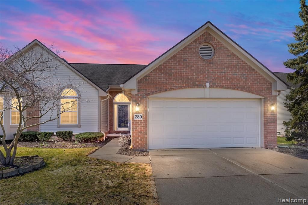 289 Shore Brook Lane 24, Walled Lake, MI 48390