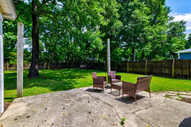 42 Woodleaf Court, Charleston, SC 29407