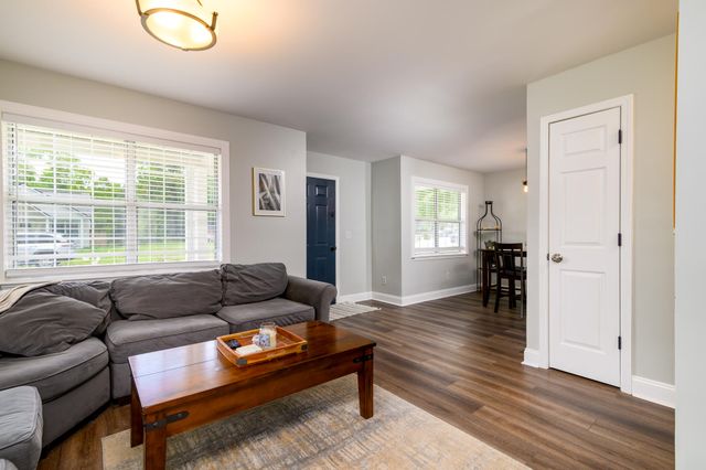 42 Woodleaf Court, Charleston, SC 29407