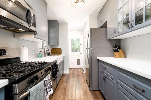 42 Woodleaf Court, Charleston, SC 29407