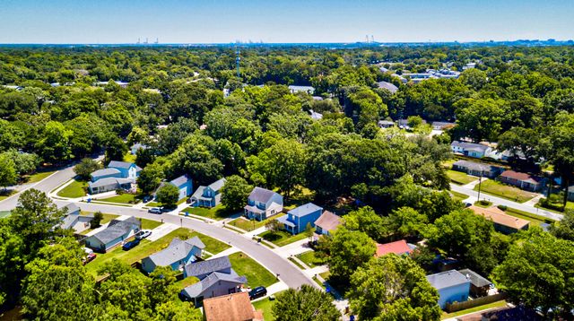 42 Woodleaf Court, Charleston, SC 29407