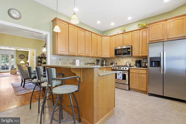 241 E HIGHLAND AVE, Philadelphia, PA 19118