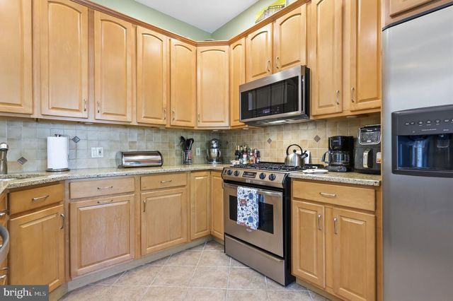 241 E HIGHLAND AVE, Philadelphia, PA 19118