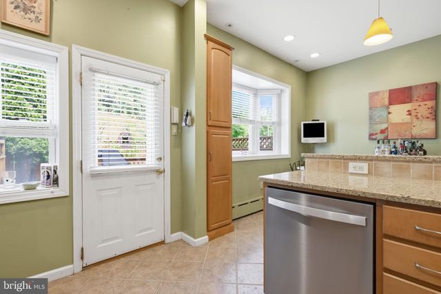 241 E HIGHLAND AVE, Philadelphia, PA 19118
