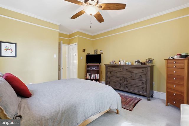 241 E HIGHLAND AVE, Philadelphia, PA 19118