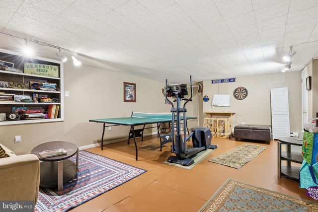 241 E HIGHLAND AVE, Philadelphia, PA 19118