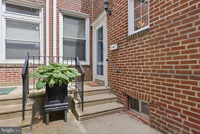 241 E HIGHLAND AVE, Philadelphia, PA 19118