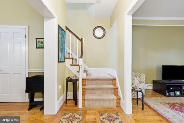 241 E HIGHLAND AVE, Philadelphia, PA 19118