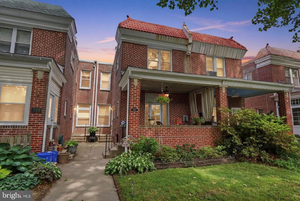 241 E HIGHLAND AVE, Philadelphia, PA 19118