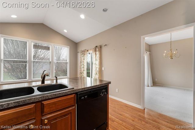 1685 Maple Creek Court, Rochester, MI 48306