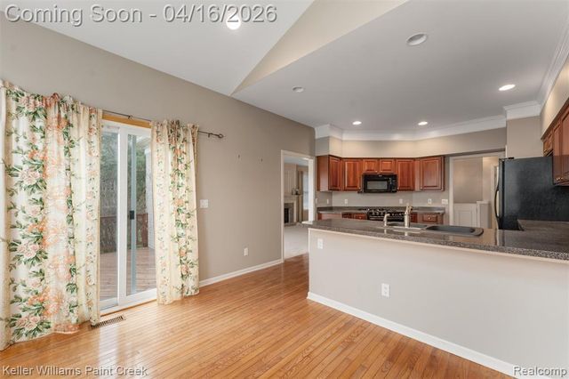 1685 Maple Creek Court, Rochester, MI 48306