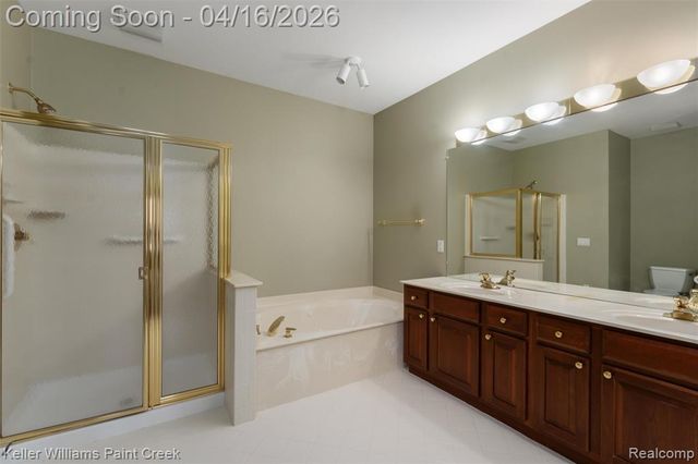1685 Maple Creek Court, Rochester, MI 48306