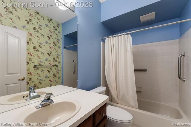 1685 Maple Creek Court, Rochester, MI 48306