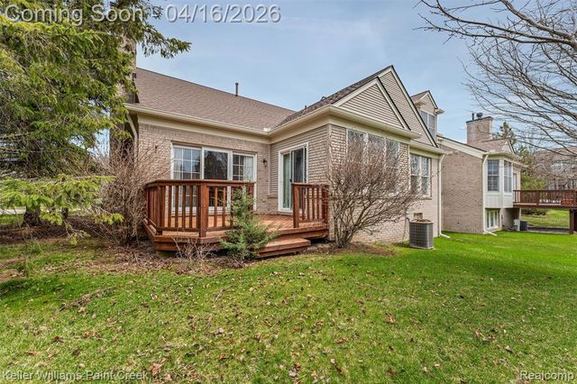 1685 Maple Creek Court, Rochester, MI 48306