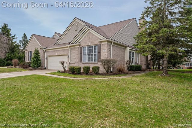 1685 Maple Creek Court, Rochester, MI 48306